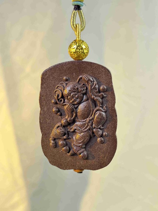 To Pluck the Laurel and Welcome the Gold: A Fortune Tied to the Sacred Scent