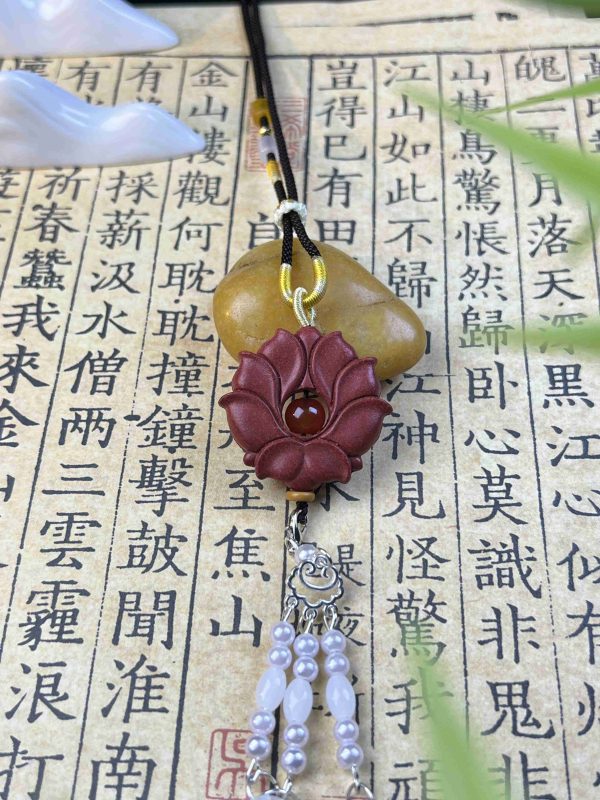 古莲花红1 Lotus Essence: The Scent Lingers Where Blossoms Dwell