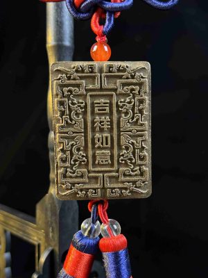 Serene Wish: The Two-Faced Soul of Scent