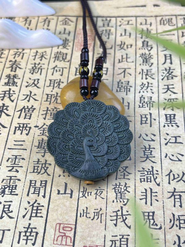 A Sparrow's Spirit Mirrored: Through Dream-Scent, All Illumined