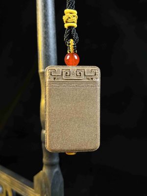 无事牌平头 A Mind Unburdened, A Heart Serene: A Hidden Treasure Within the Bed-curtains