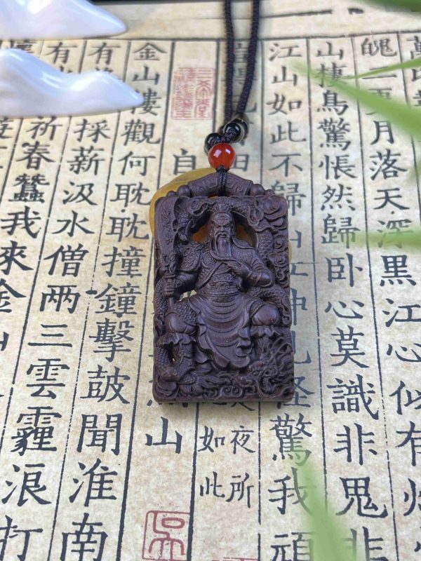 Saintly Guan: The Aura of Loyalty that Invites Wealth, Embodied in Sacred Fragrance
