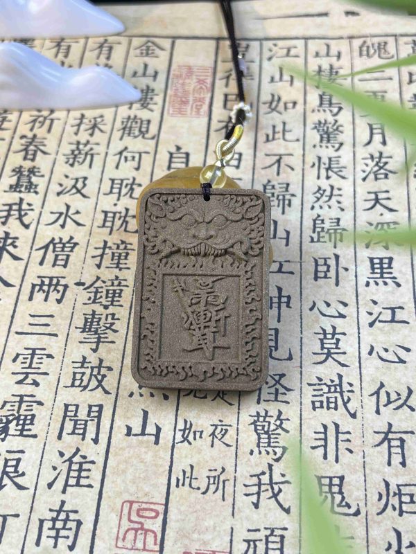 紫薇讳1 The Purple Star Dispels All Malice: Agarwood Opens the Way to the Mysterious